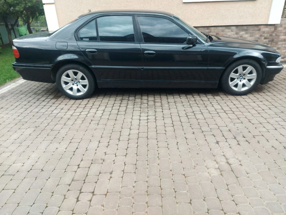 Bmw e38 740i розборка