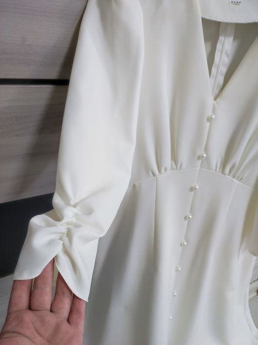 Продам білу сукню