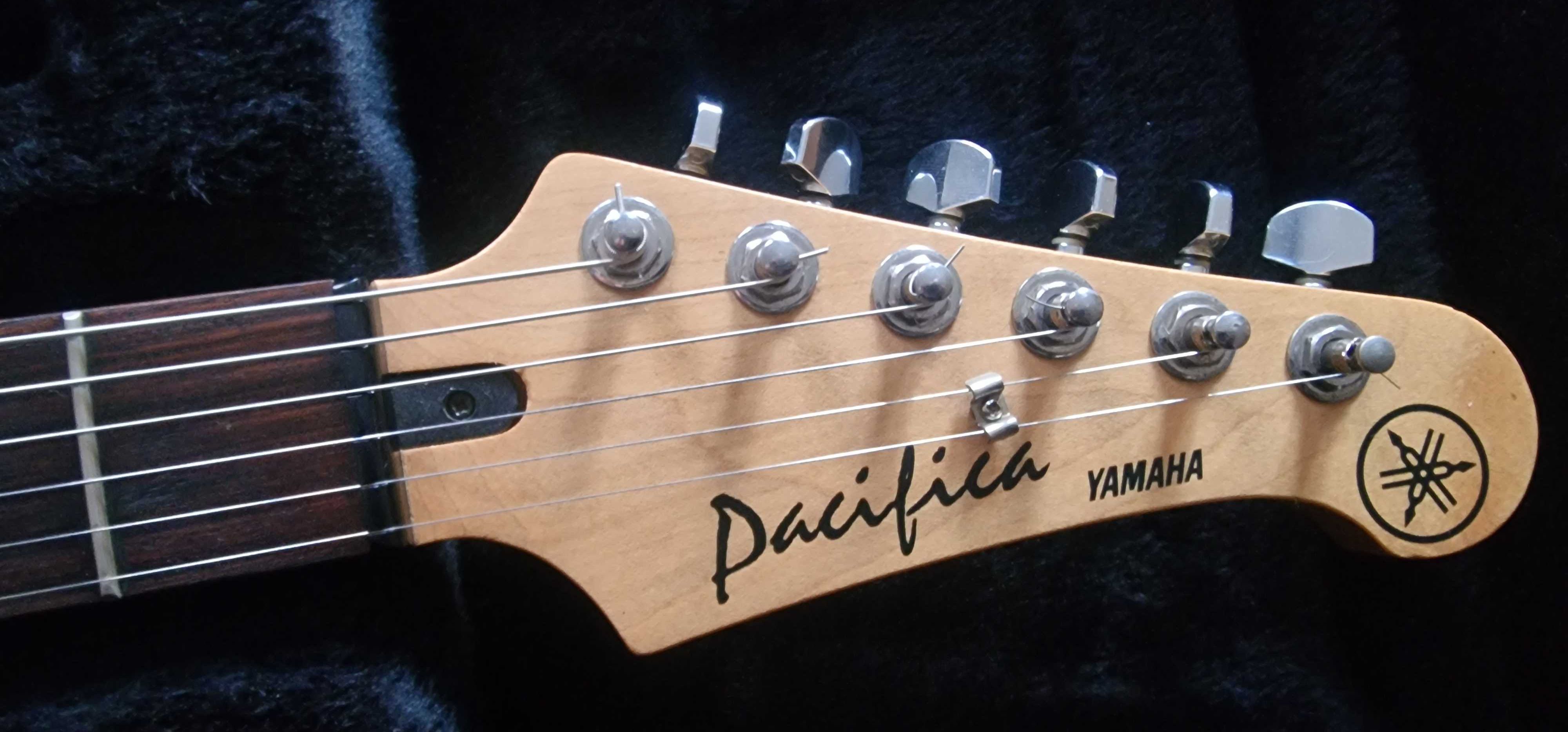 Gitara elektryczna Yamaha Pacifica 112 z układem Ibanez + hardcase
