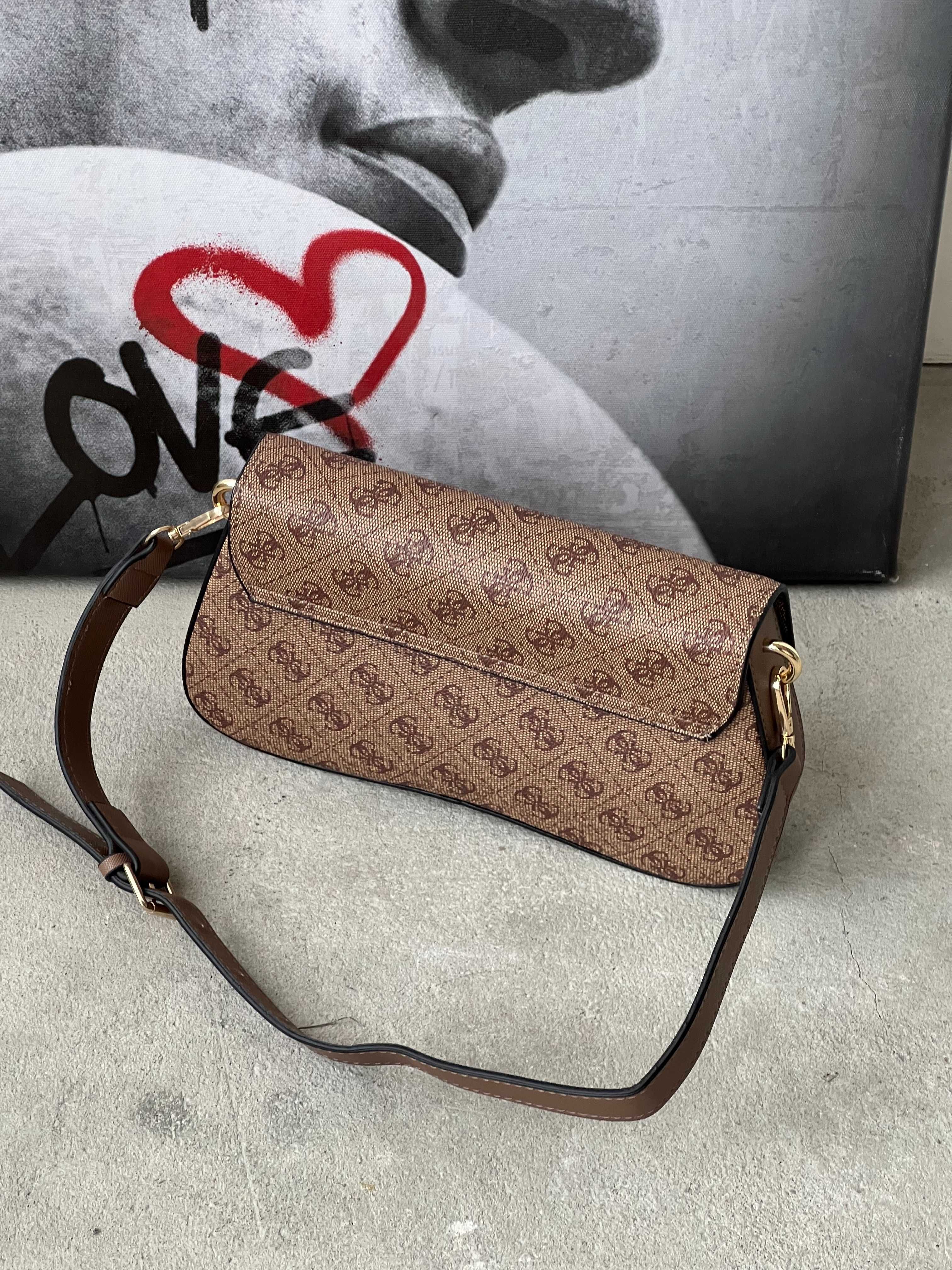 Женская сумка Guess Noelle на плечо багет Гесс