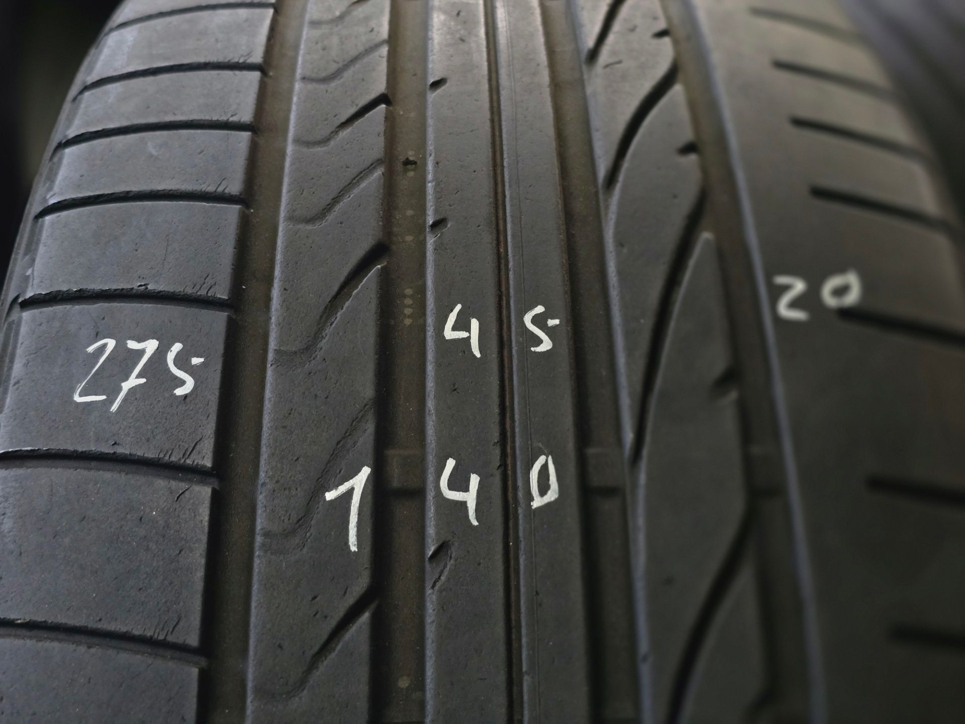 Pneus 275/45 R20