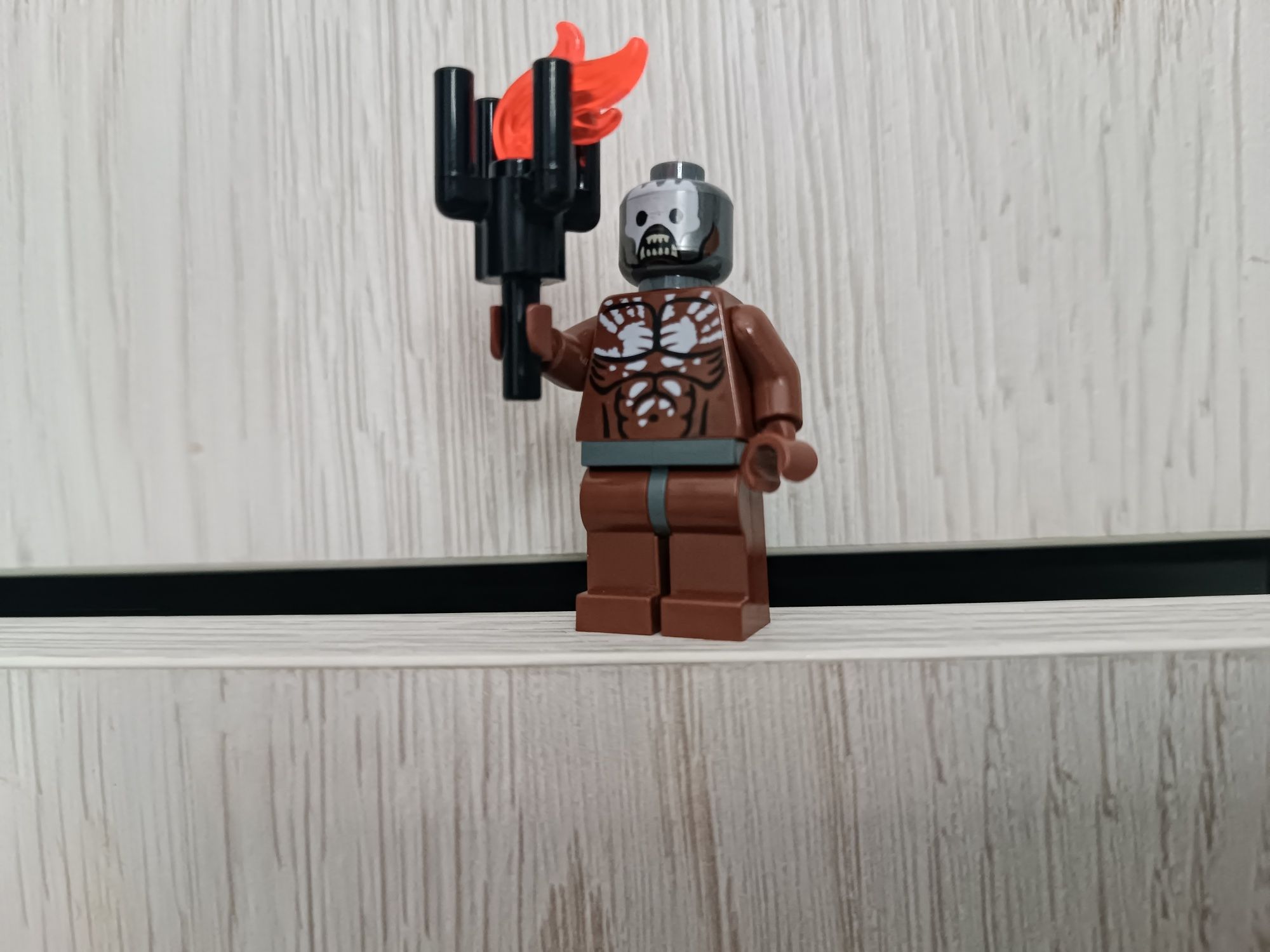 LEGO Władca Pierścieni Uruk-Hai Berserker lor019