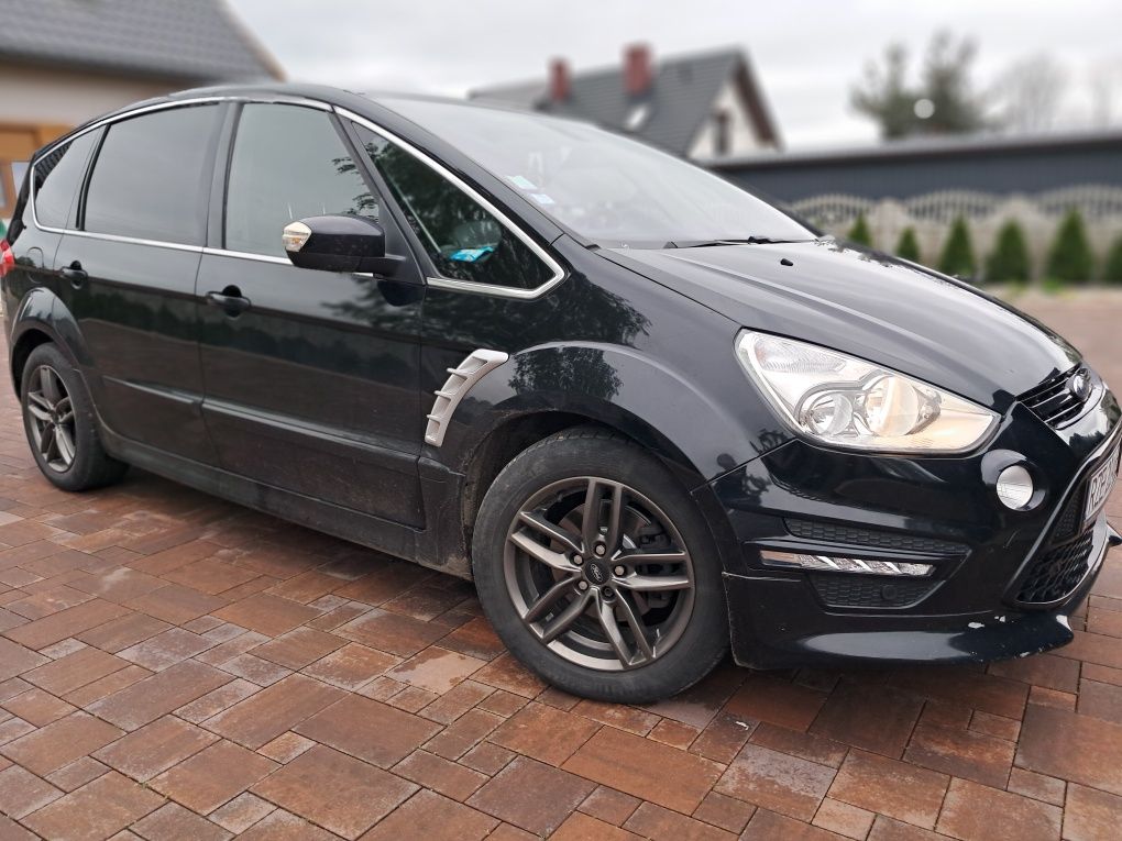 Samochod Ford S max