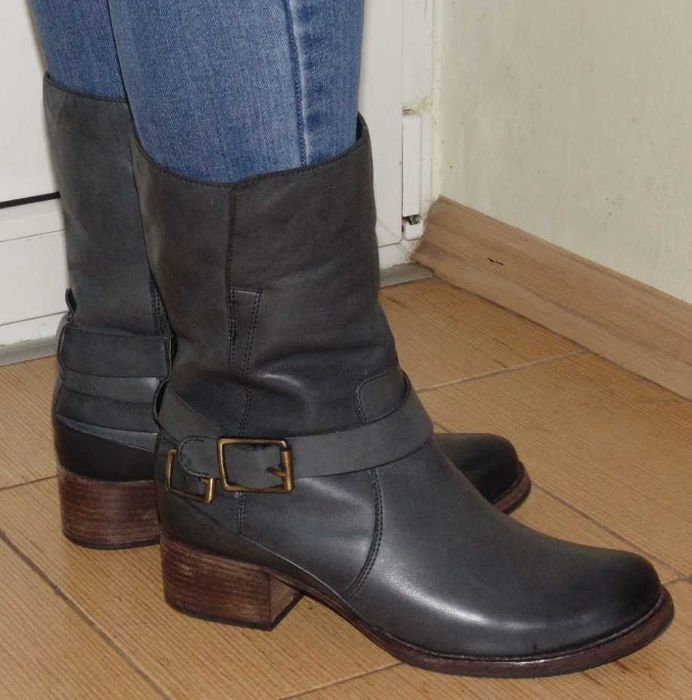 Продам шикарные ботинки Clarks 41 размера НОВЫЕ Оригинал