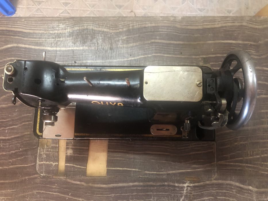 Maquina de costura OLIVA