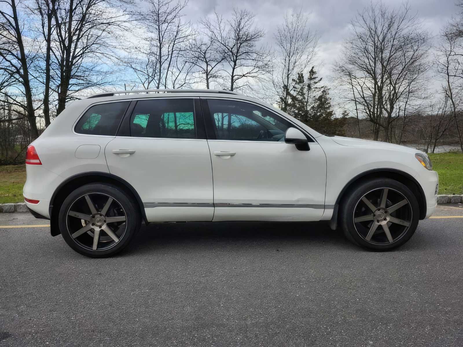 2012 Volkswagen Touareg Executive