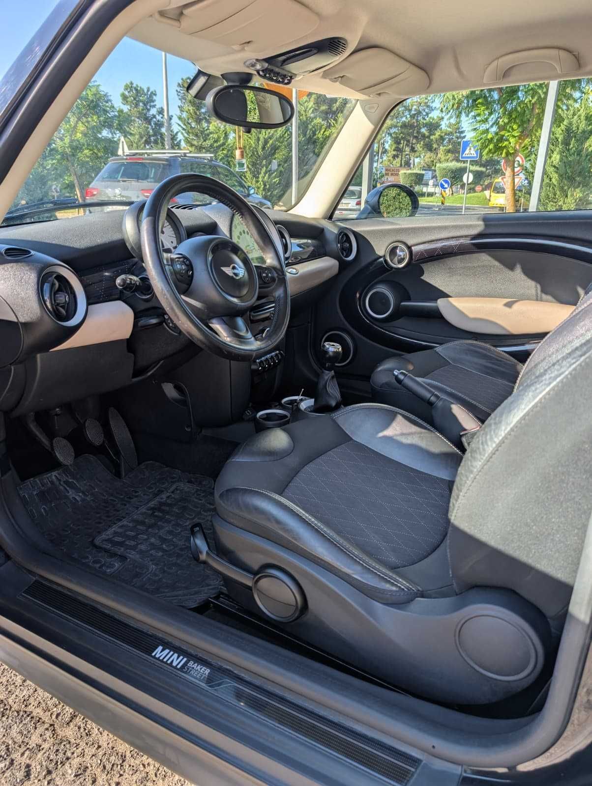 Mini Cooper Baker Street com extras - Impecavel