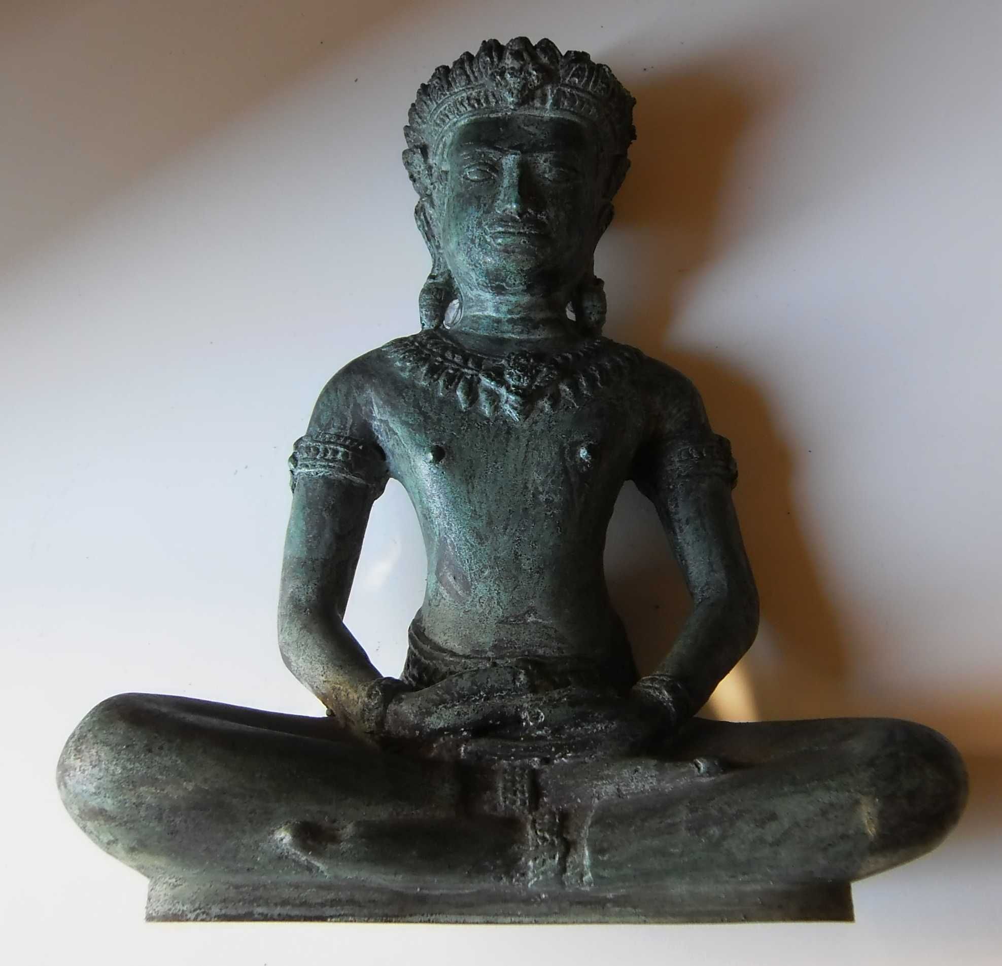 "Buda em Meditação" em bronze verdigri: Transmitindo Paz e Serenidade