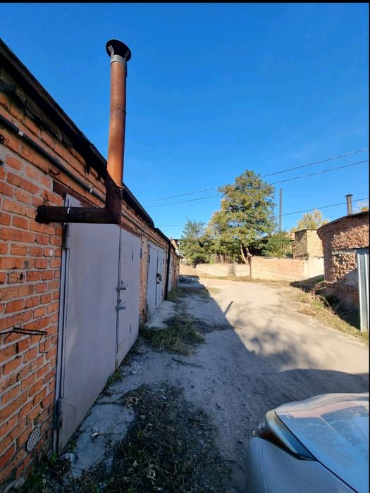 Гараж, 1-ша міська лікарня, в кооперативі, цегляний, капітальний, заїз