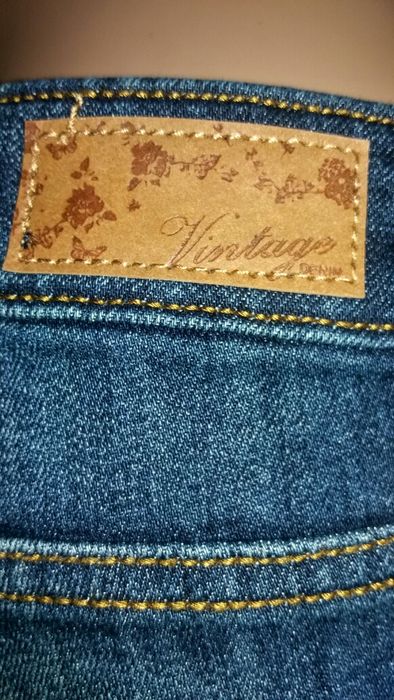 Джинсы.CROP Vintage Denim. На 42 размер.