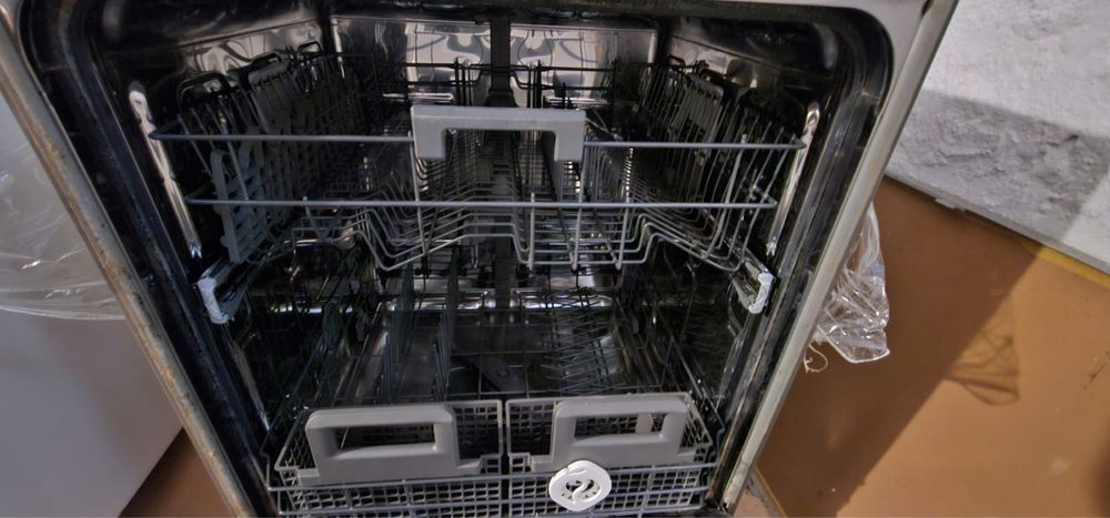 Zmywarka whirlpool 6 zmysł szara srebrna