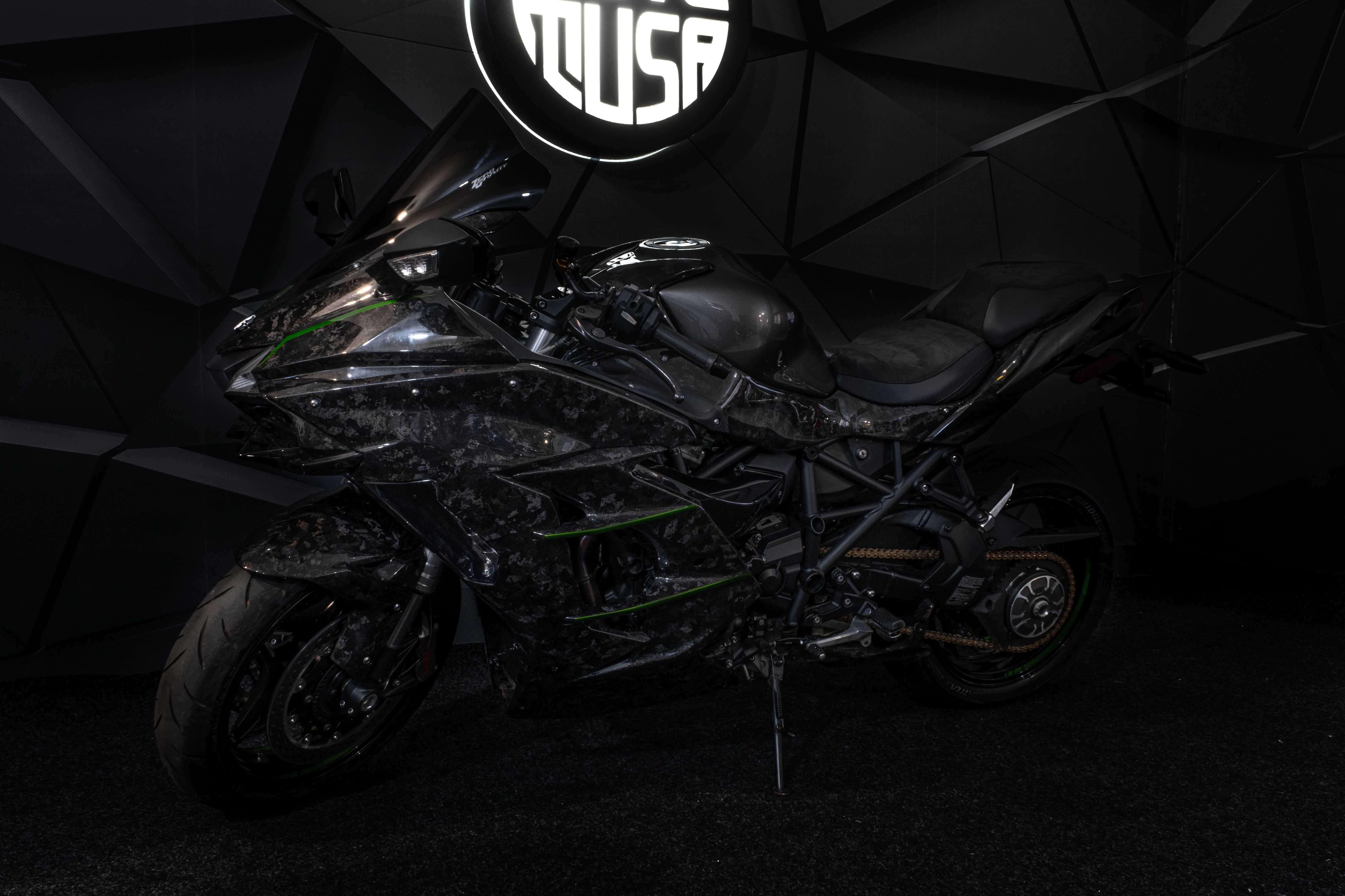 Kawasaki Ninja H2 SX