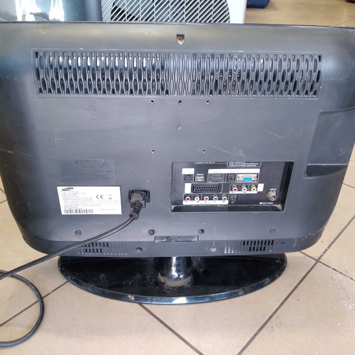 Monitor SAMSUNG z funkcją telewizora 22 cale z pilotem / Polecam /