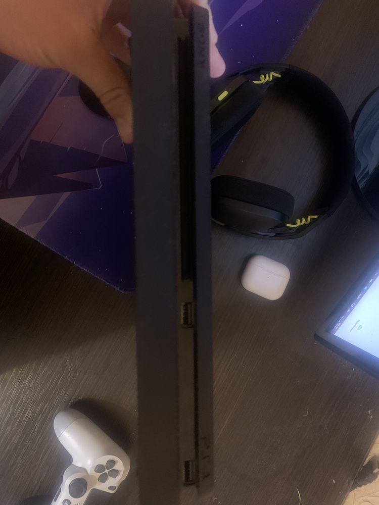 Playstation 4 slim 1 tb