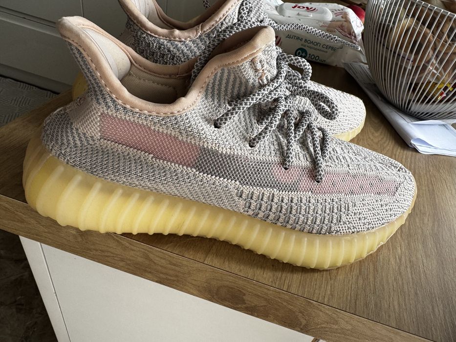 Кросівки жіночі yeezy boost rose