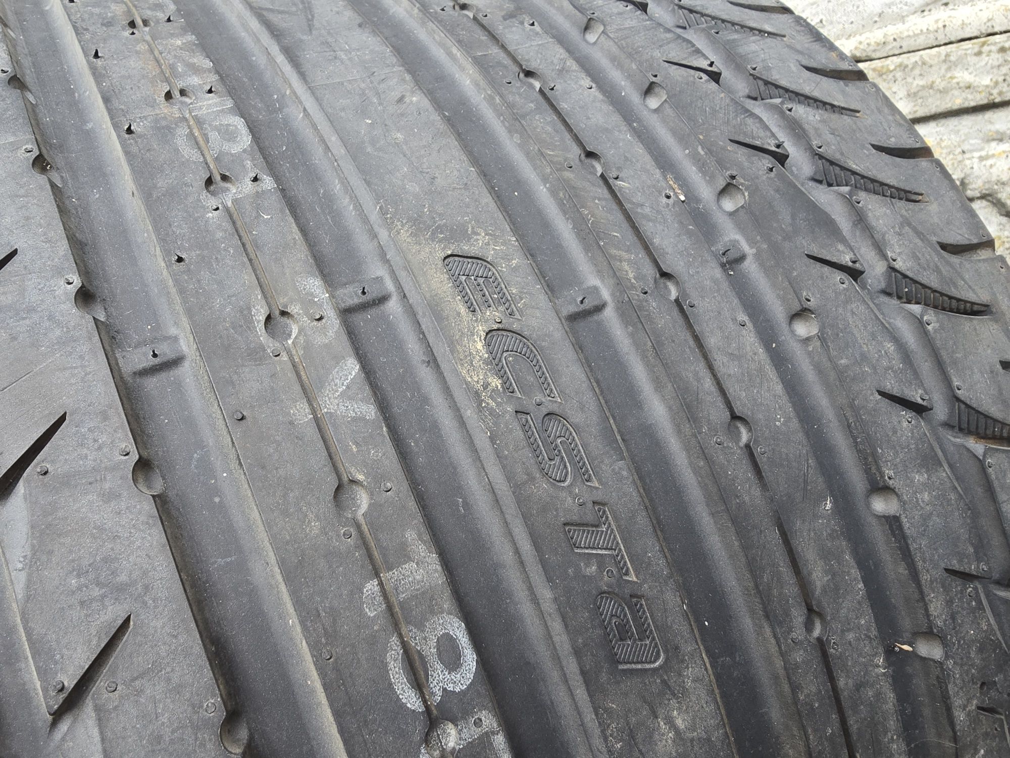 385/15/22 Kumho Ecesta STP para nowa