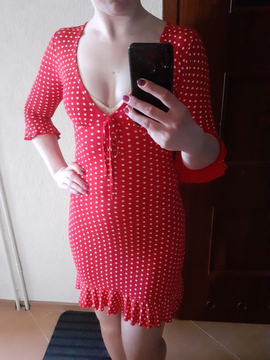 Czerwona piękna sukienka