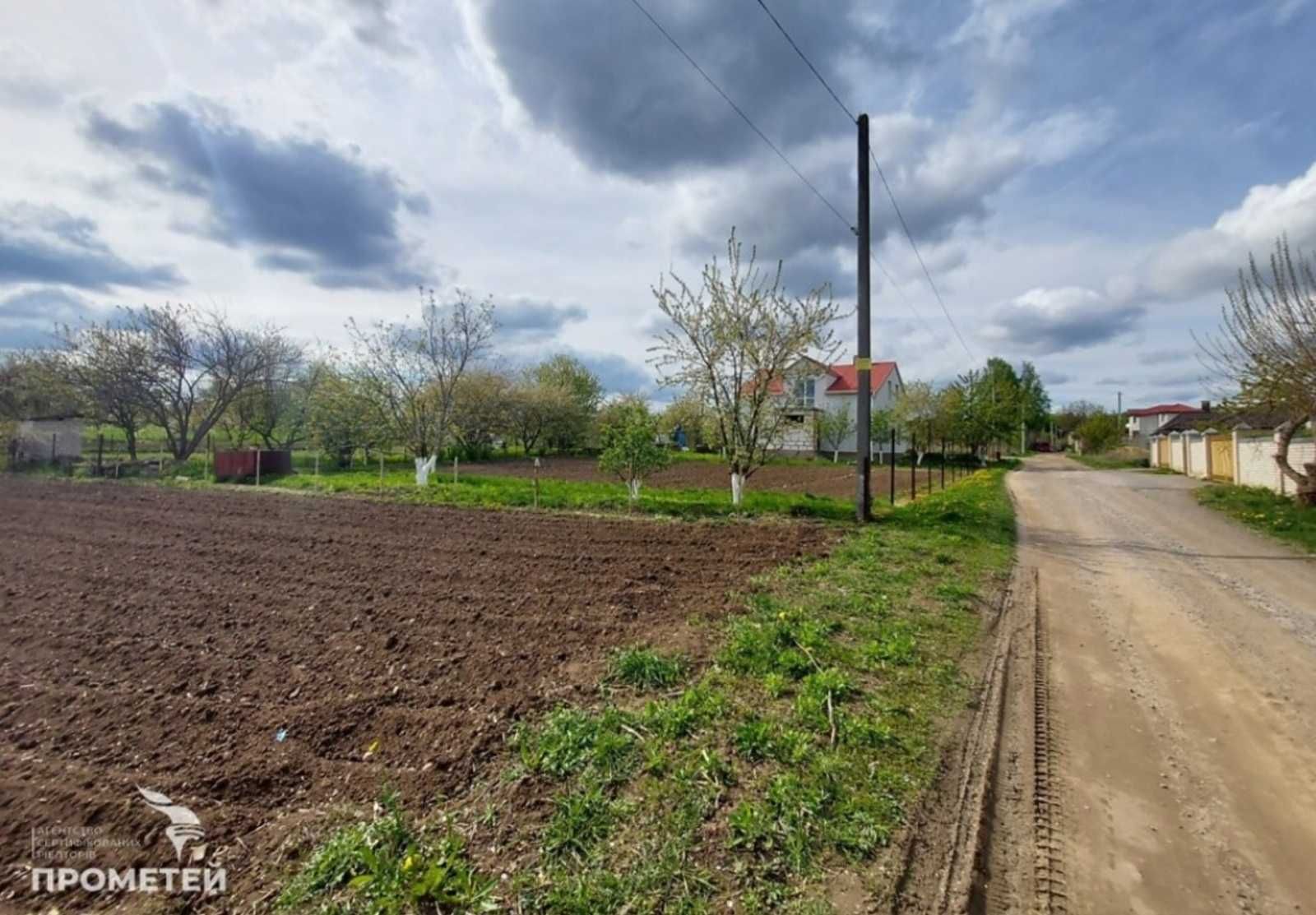 Продам земельну ділянку в с. Лука Мелешківська