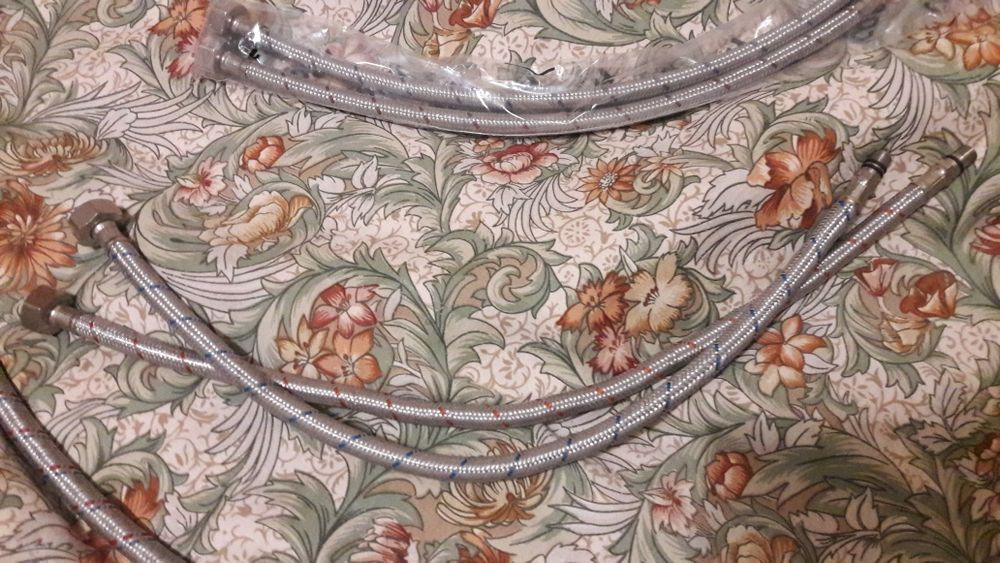 Гибкий шланг подводка для воды