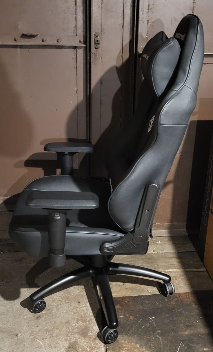Ігрове крісло Anda Seat серія Dark Demon - в ідеальному стані