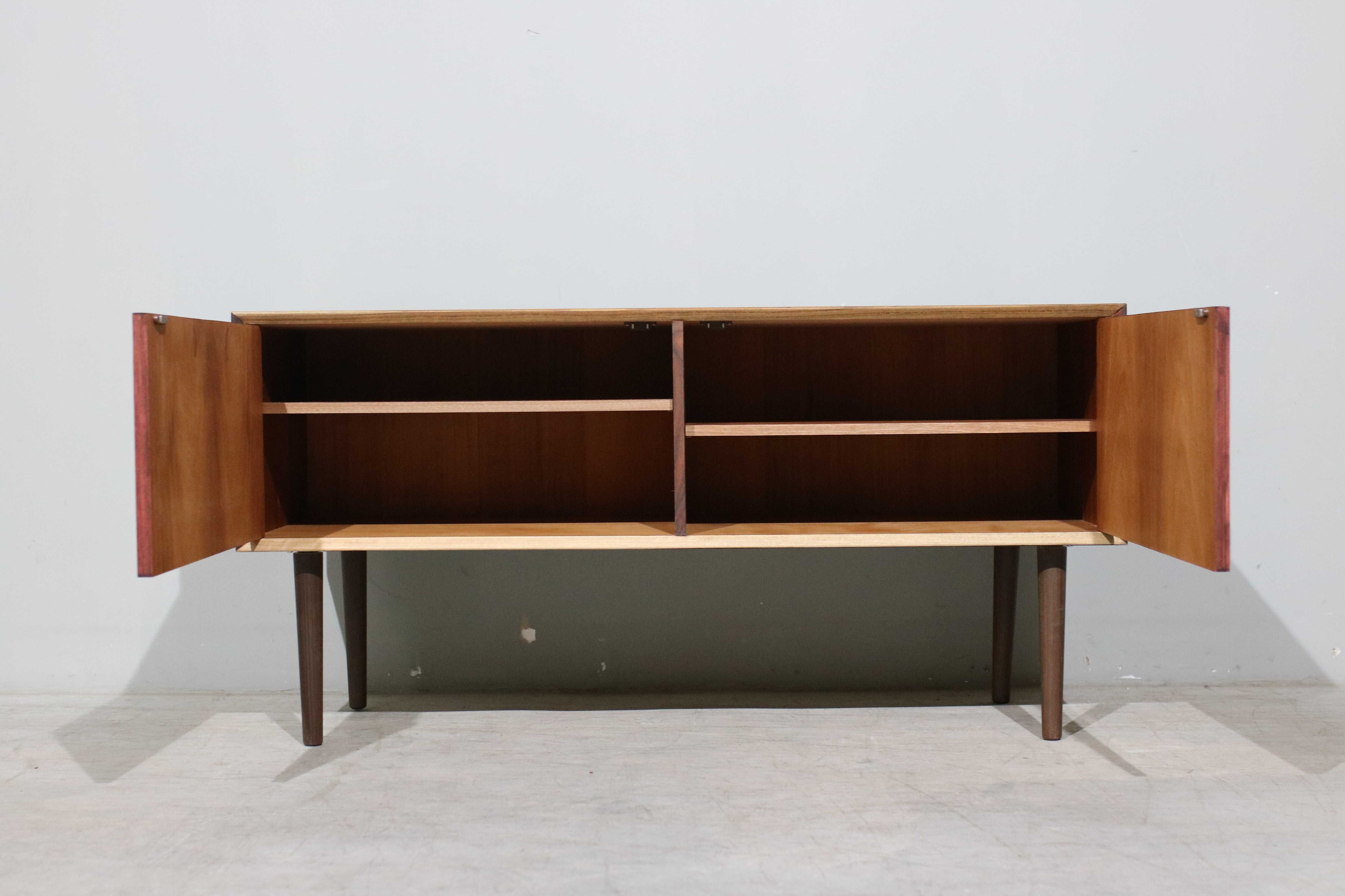 Aparador Edmund Brouer em pau santo | Danish Design