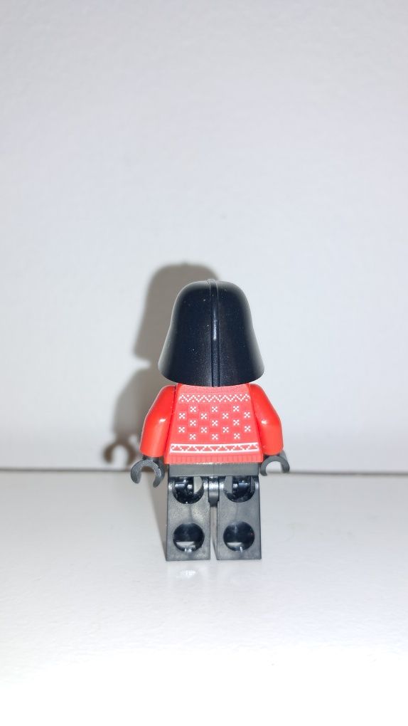 Lego SW1121 - Darth Vader - Holiday Sweater