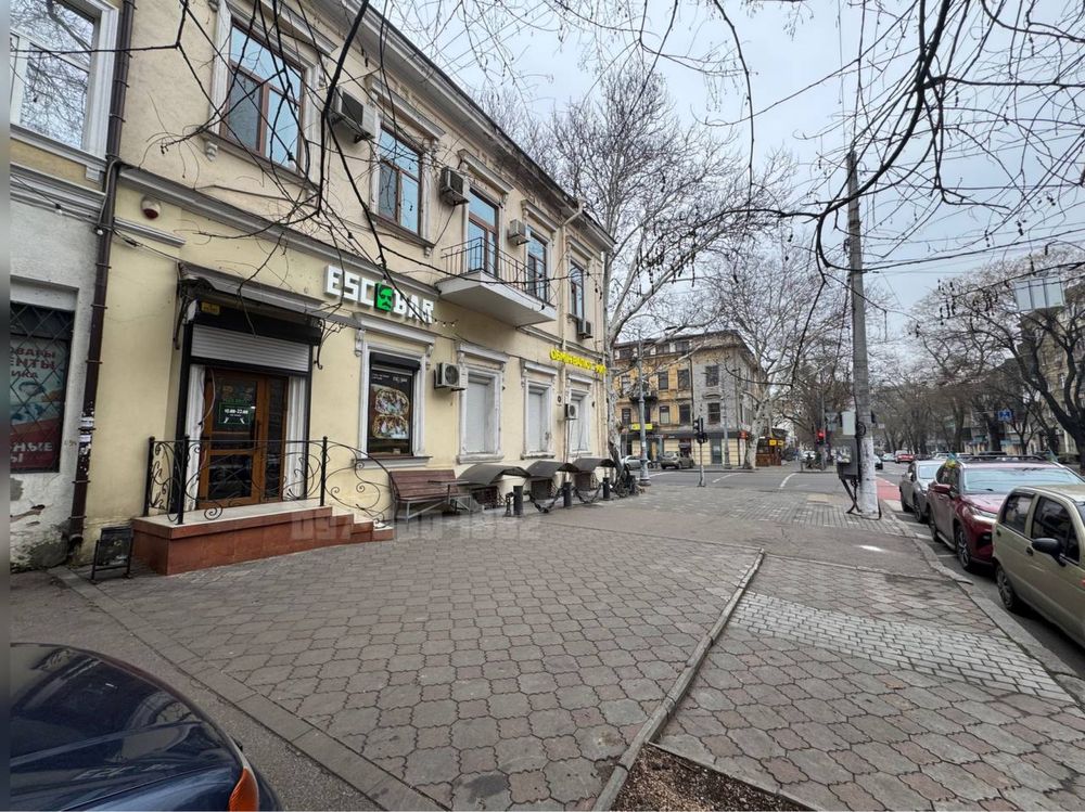 Аренда фасадного помещения на Ришельевская 42/Успенская