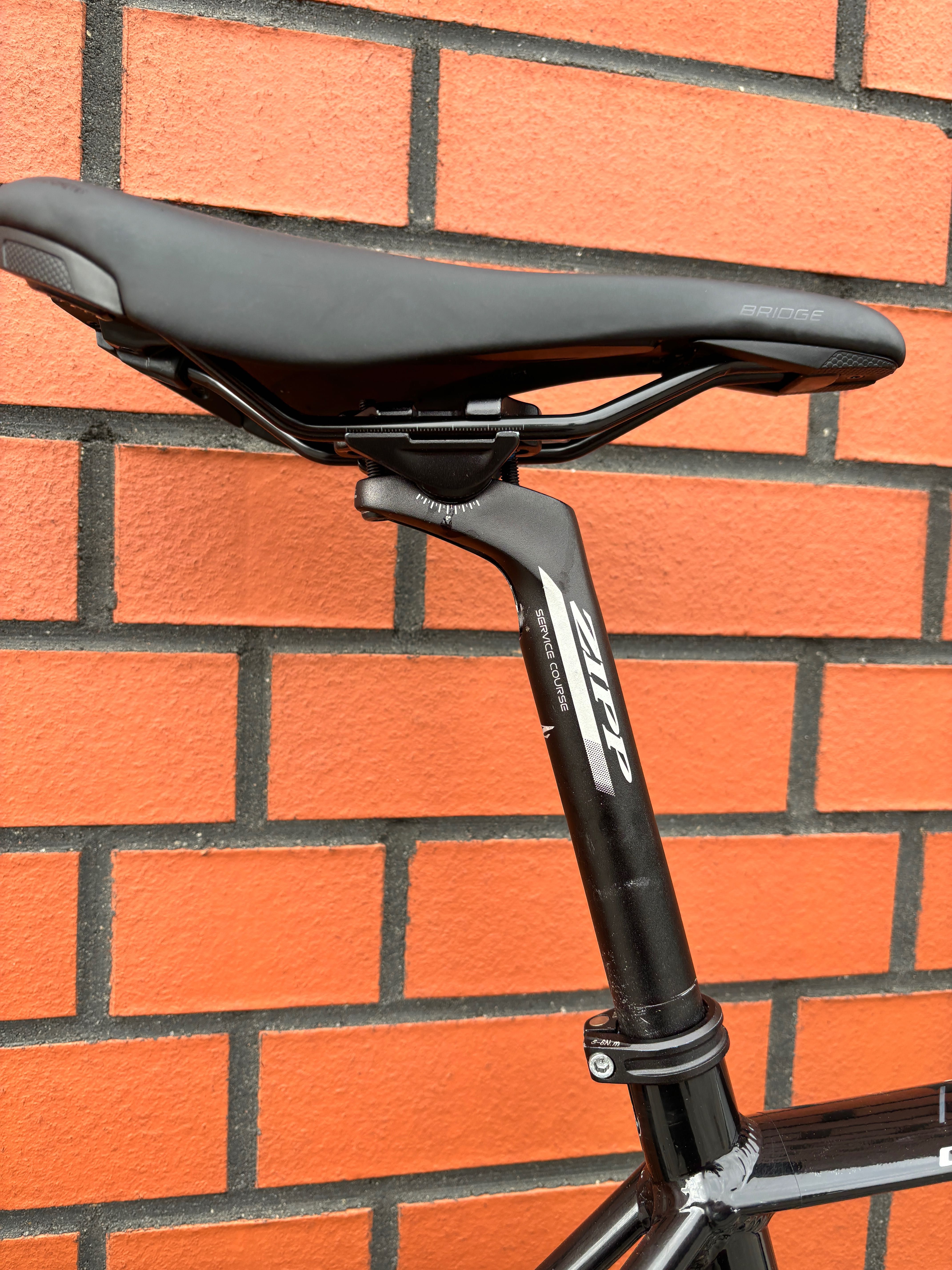 Rower gravel Serious Grafix Elite; model 2018; rama 54; napęd 1x11