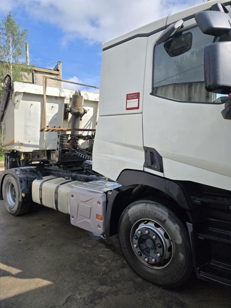 Renault c460 z naczepą Schmitz