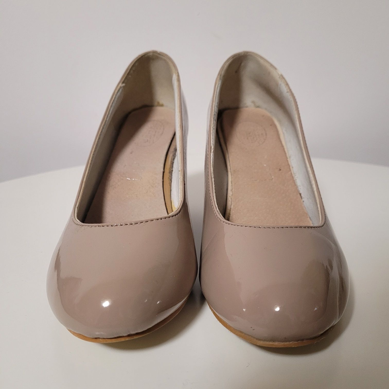 Buty na koturnie