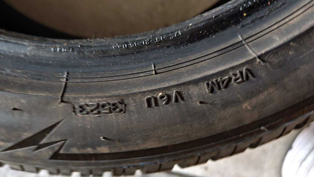 Шини Bridgestone Blizzak LM005 215/50/R17 4ШТ