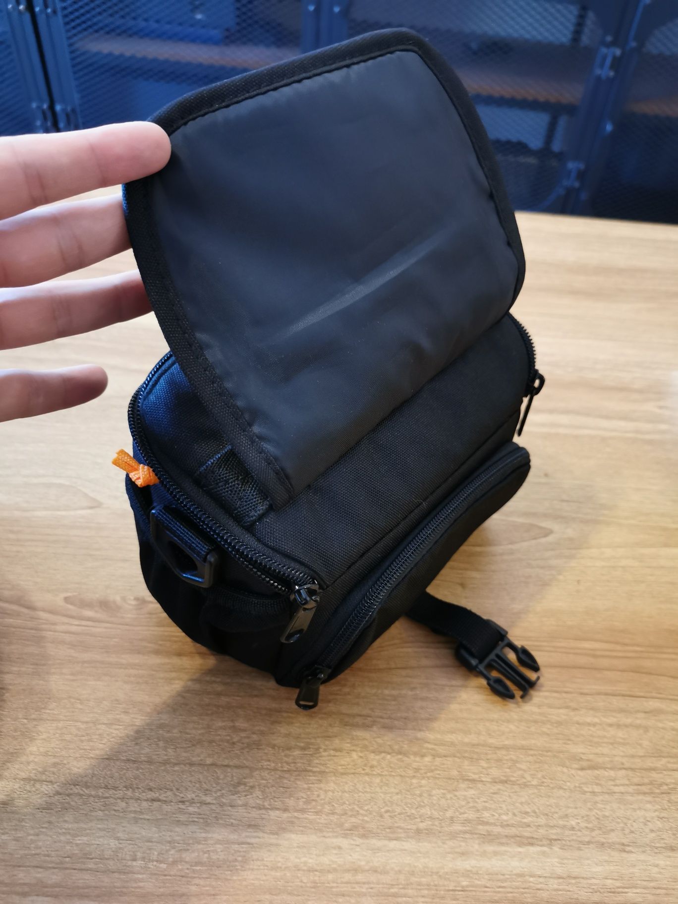 Torba fotograficzna Lowepro Adventura SH110 II na aparat