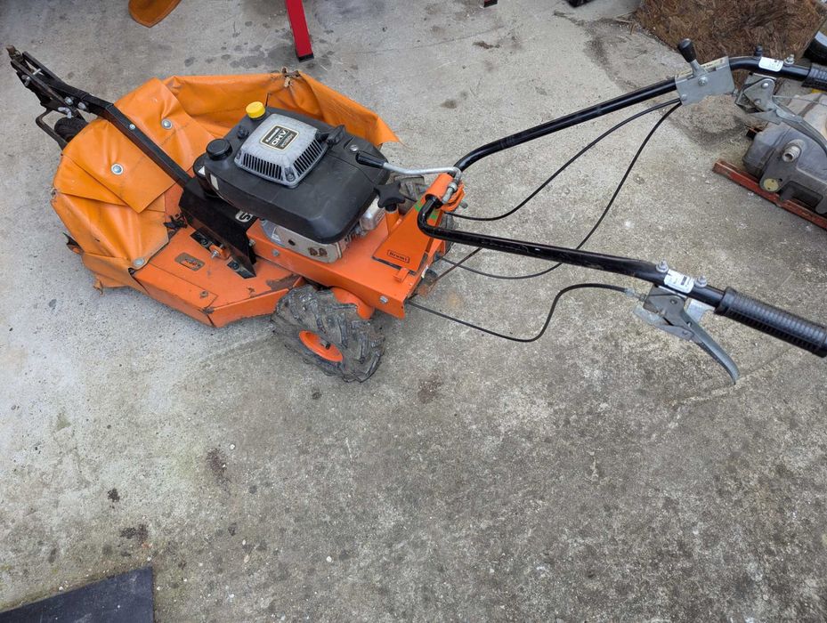 Kosiarka karczownica do wysokiej trawy Brumi