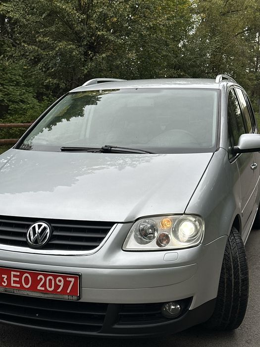 Продам Volkswagen Touran  1.6 Автомат