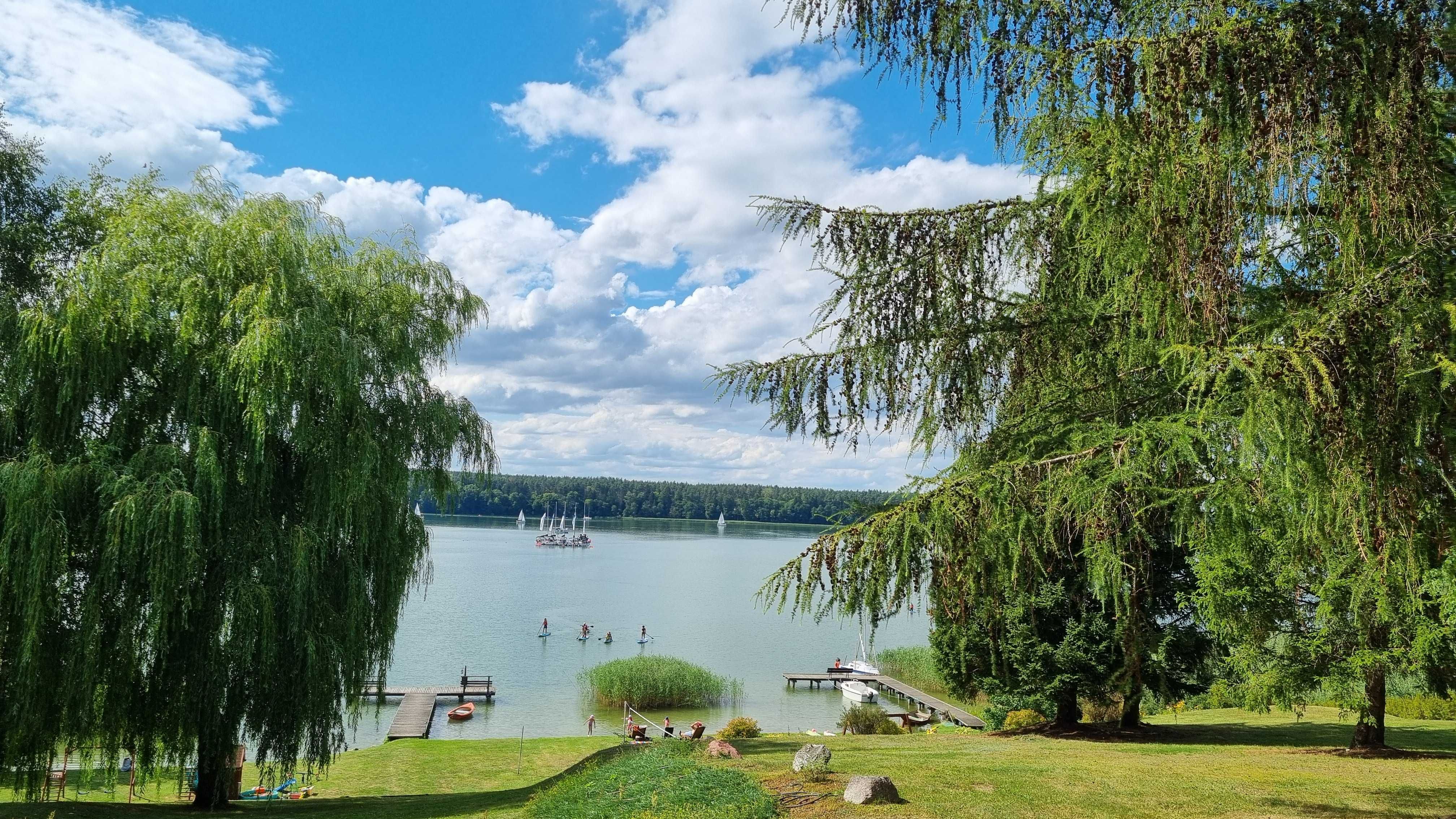 Domek nad jeziorem z własną linią brzegową Mazury Ryn, Rybical - Ryś