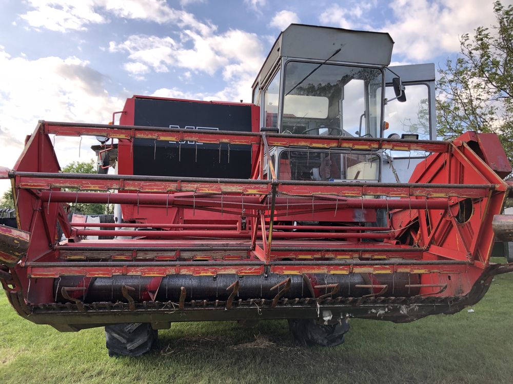 Продам комбайн Massey Ferguson 430