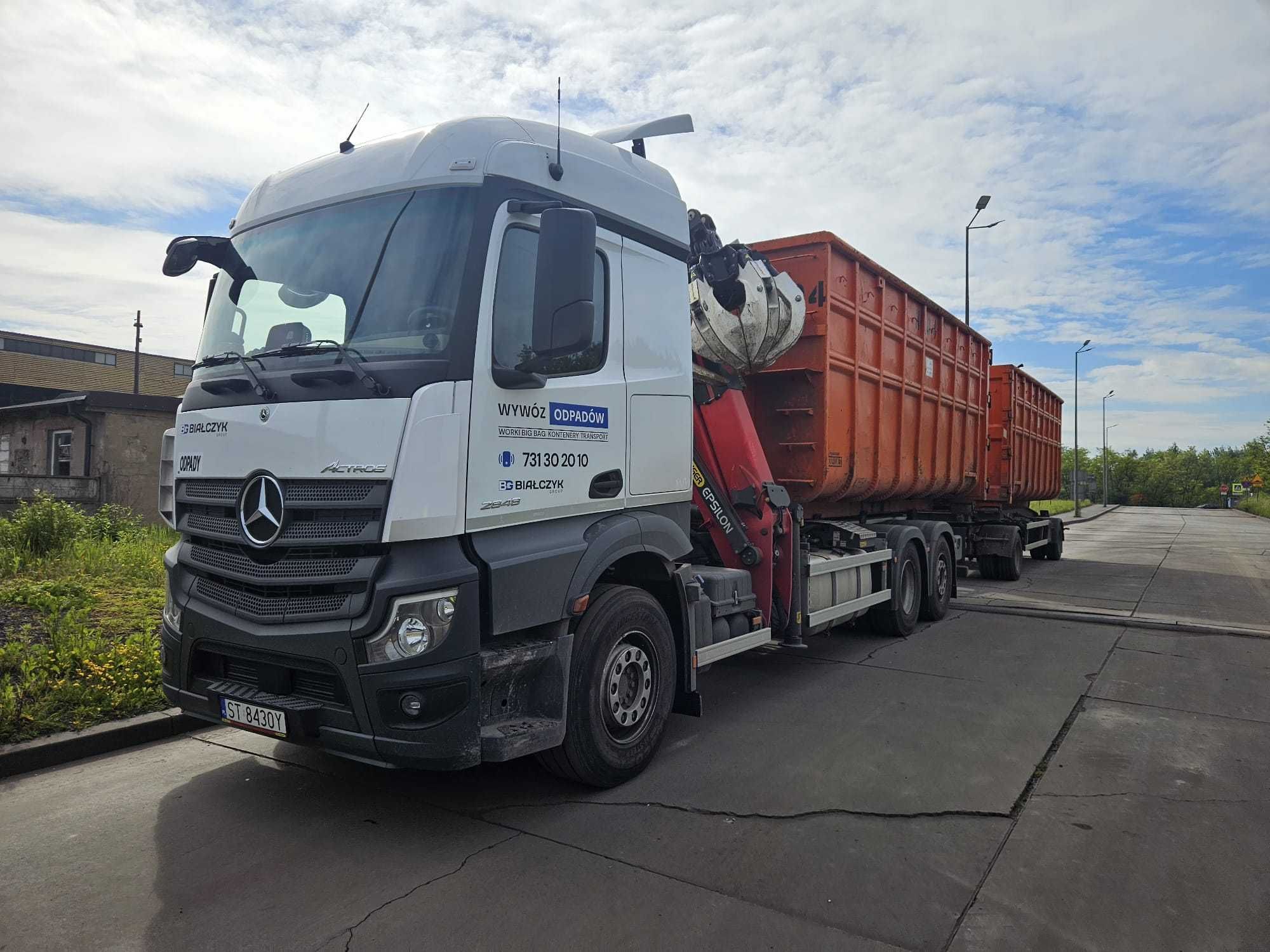 Usługi transportowe hakowiec z HDS do złomu załadunku przeładunku