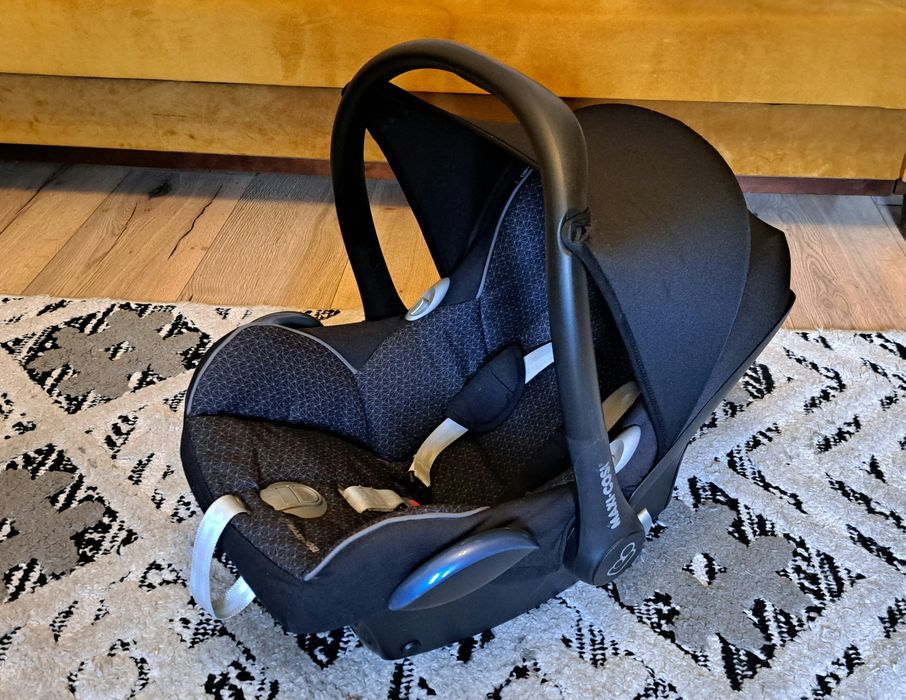 Fotelik samochodowy nosidełko z bazą MaxiCosi Cabriofix isofix