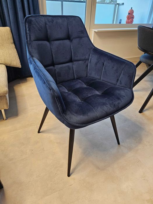 Krzesło Lilia Velvet granatowy Bluvel 86