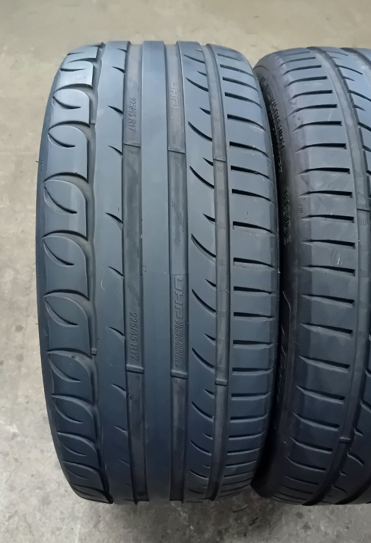 Opony letnie 225/45 R 17 RIKEN