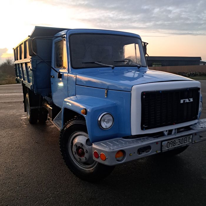 Газ 3307 після реставрації.