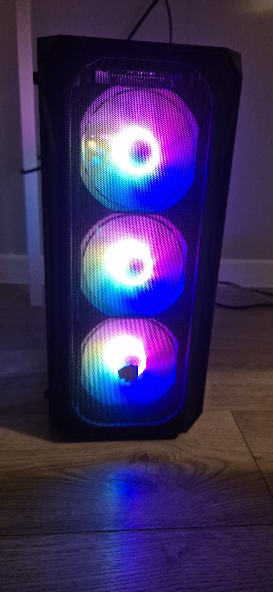 Komputer gamingowy - 7800X3D / RTX 4070 Super