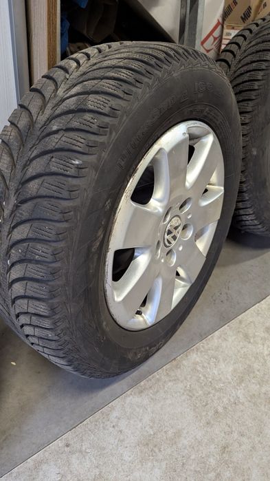 Диски Volkswagen r 16 5*120 шини зима Goodyear r16 * 65* 215