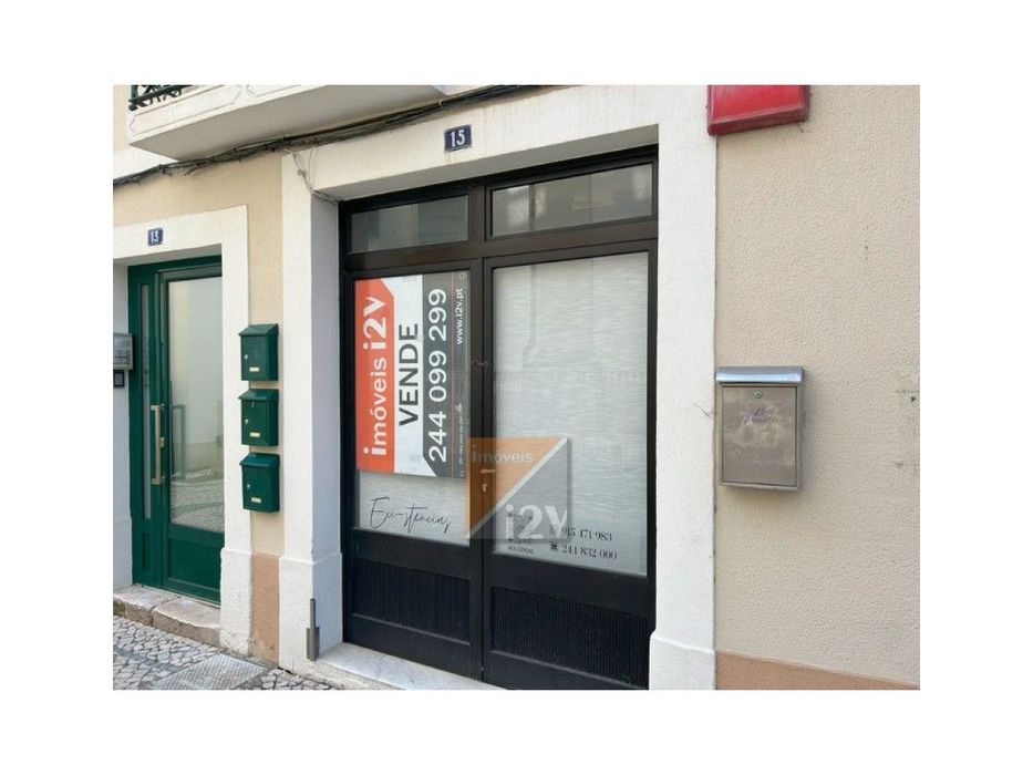 Loja- Zona centro Histórico Leiria ( Compra ou arrendamento)