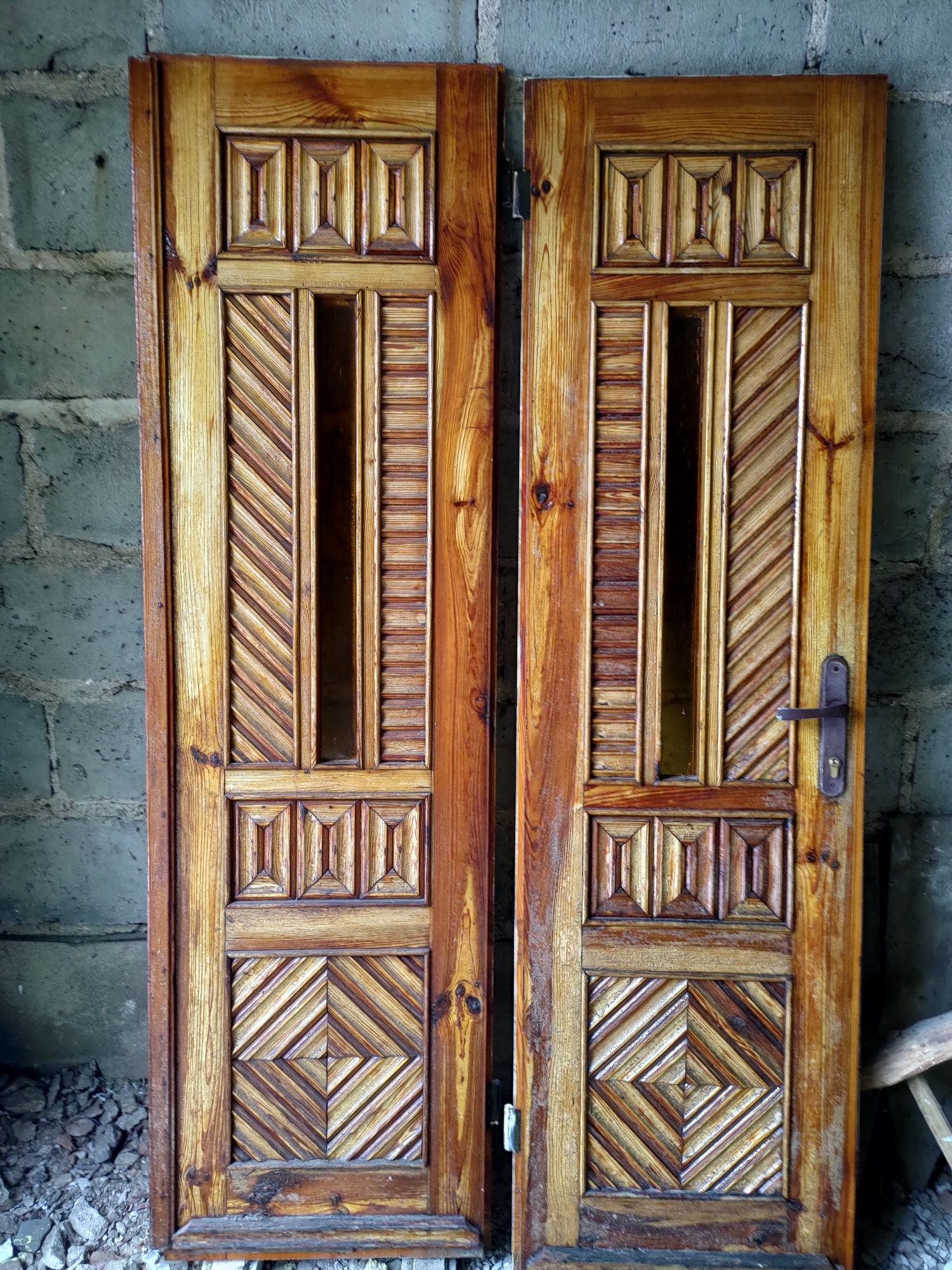 Drzwi sosnowe używane w dobrym stanie .