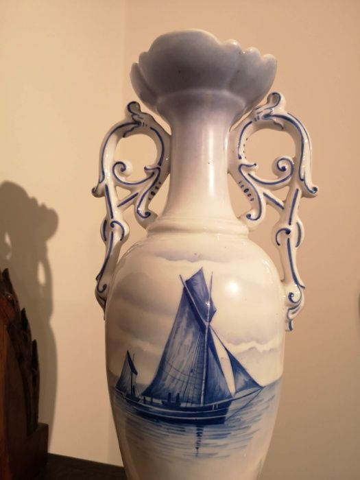 Rara jarra em porcelana Vista Alegre pintada à mão (barco)