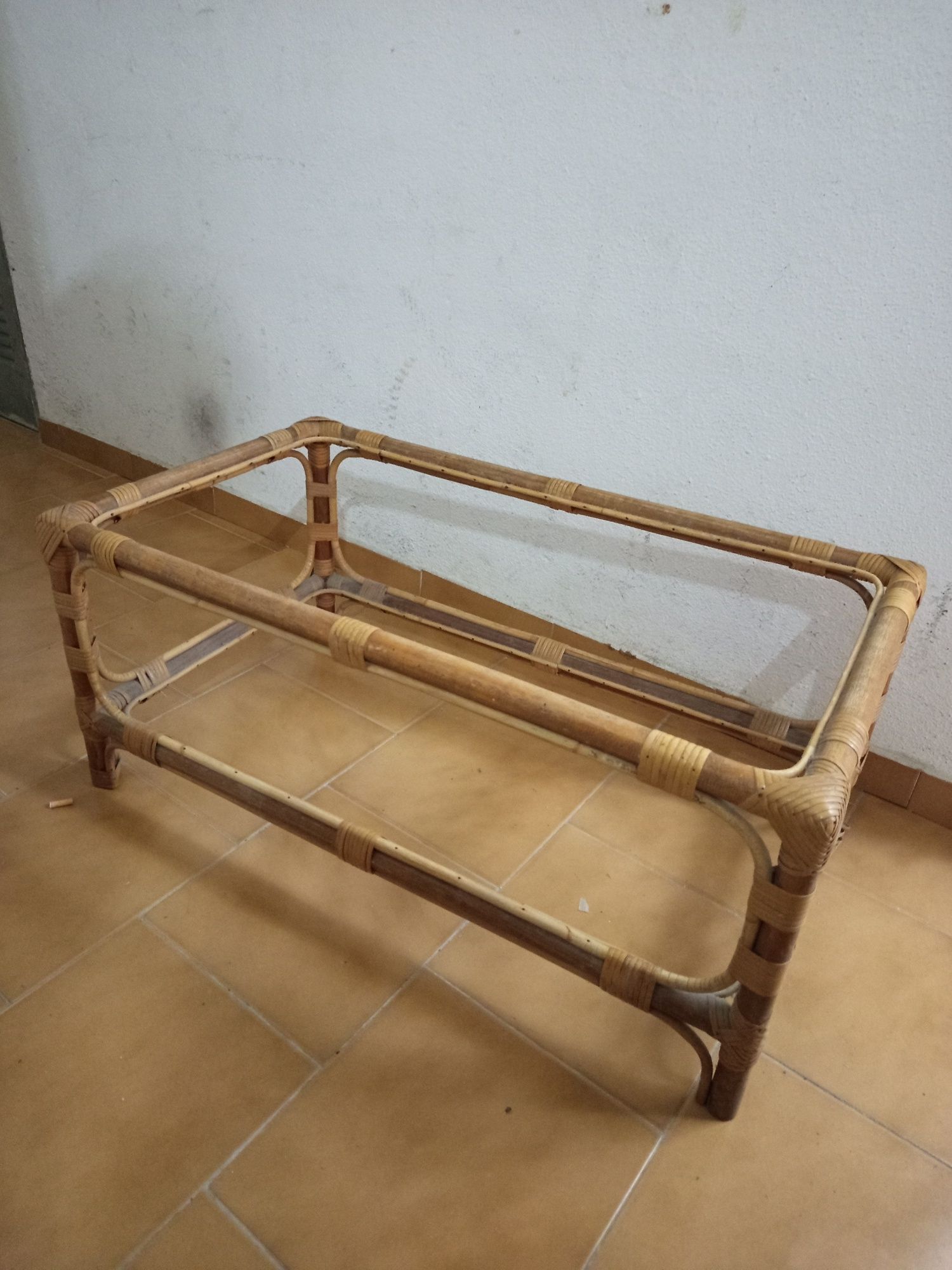Mesa em Bambu sem vidro