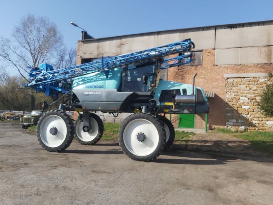 Самохідний обприскувач Берту Раптор 3240
