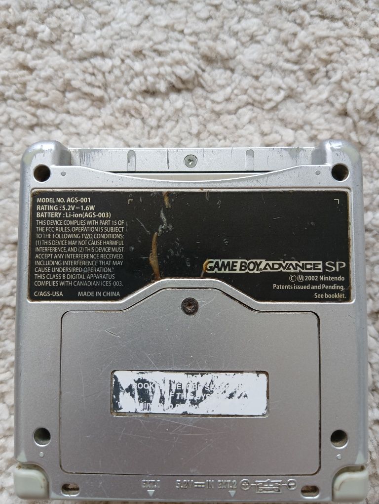 Game Boy Advance SP z 7 grami + oryginalna walizka + rzadkie akcesoria