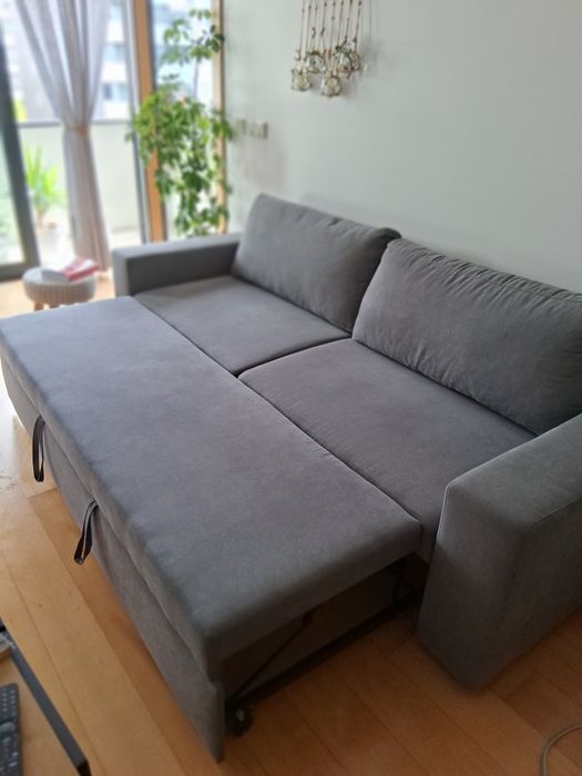 Sofá cama casal com 1 ano, pouco uso, como novo.